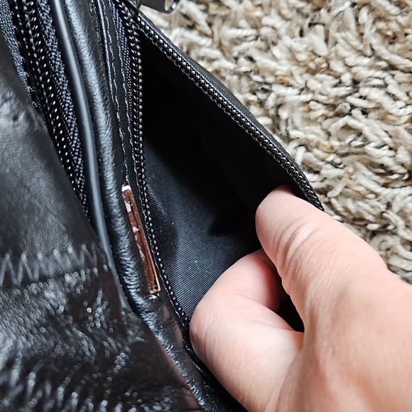 Vintage 90's Totes Black Leather Patchwork Fanny Pack - Picture 3 of 8